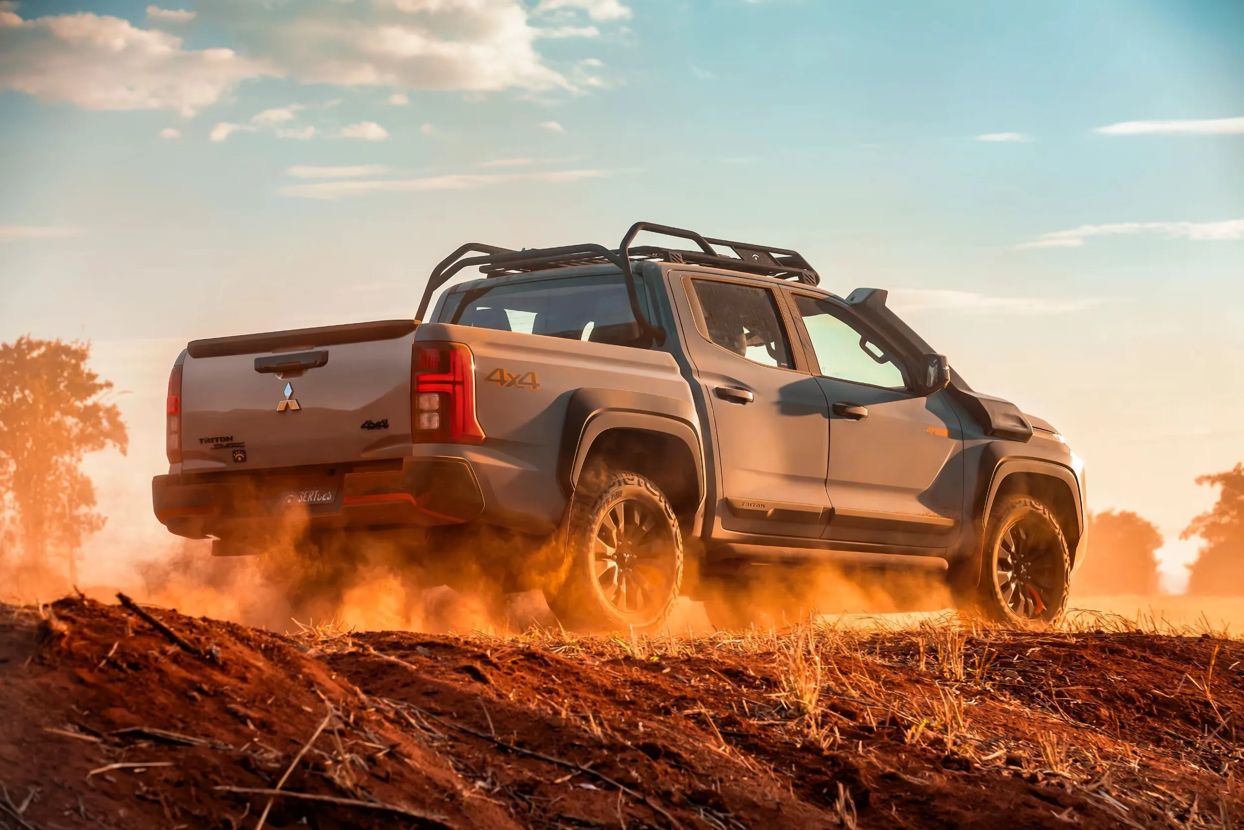 Mitsubishi Triton Savana Sertões